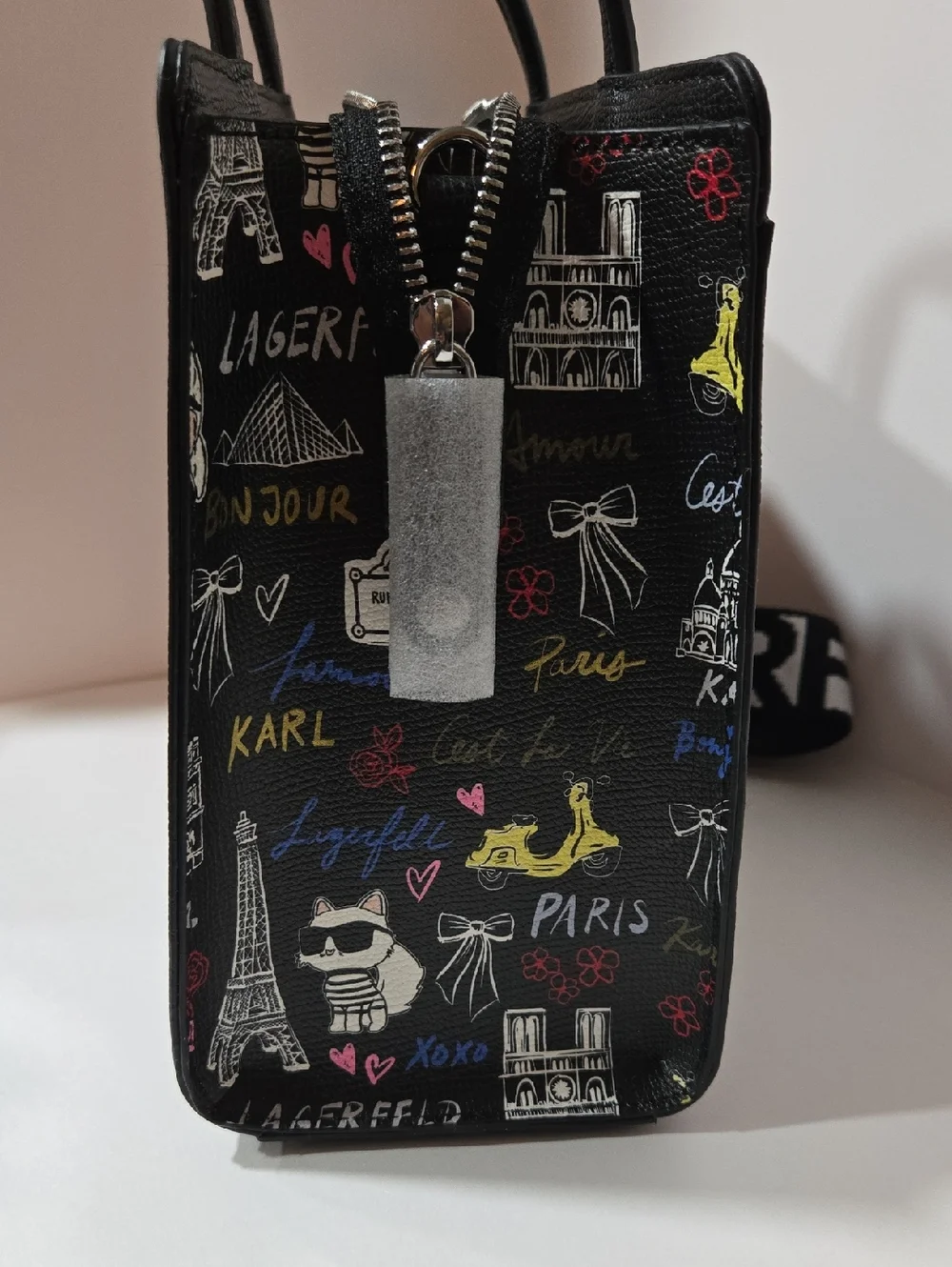 NWT Karl Lagerfeld Paris Graphic Tote Bag Crossbody Strap Paris Print. Nwt. - Picture 5 of 9